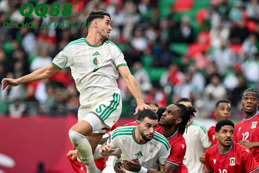 Algeria và Uruguay hứa hẹn tạo ra màn so tài hấp dẫn. Algeria và Uruguay hứa hẹn tạo ra màn so tài hấp dẫn.